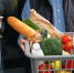 Фото: freepik.com |  Женщины идут в магазин за одним, мужчины – за другим: продуктовые корзины россиян исследовали - Деловой еженедельник Конкурент