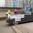 Фото: PRIMPRESS | Мужская логика: красиво, дешево, но: приморцы штурмуют уличные точки с цветами - PrimPress.Ru