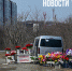 «Купил, продал   чистый доход»: нелегальные торговцы устроили рынок искусственных цветов вдоль дороги на Патрокле - NewsVl.Ru